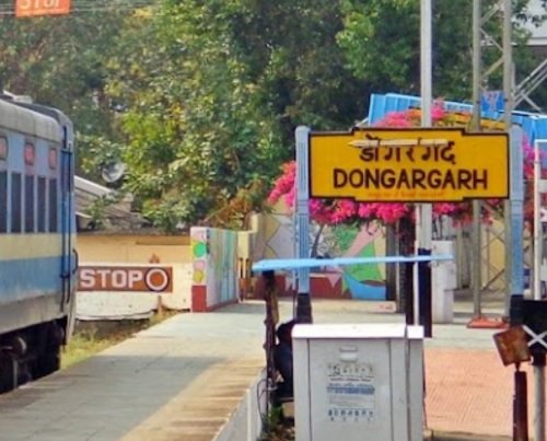 नवरात्रि पर डोंगरगढ़ जाने वाले दर्शनार्थियों के लिए दिया गया ट्रेनों का स्टॉपेज