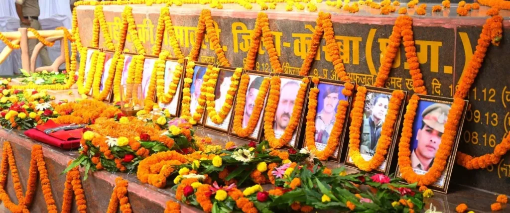 वाणिज्य और उद्योग, श्रममंत्री लखन लाल देवांगन ने दी शहीदों को श्रद्धांजलि