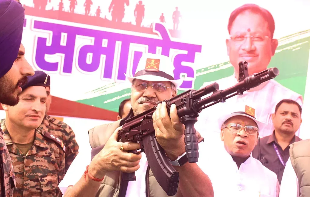 MP बृजमोहन अग्रवाल ने हाईटेक राइफल का खासियत जाना