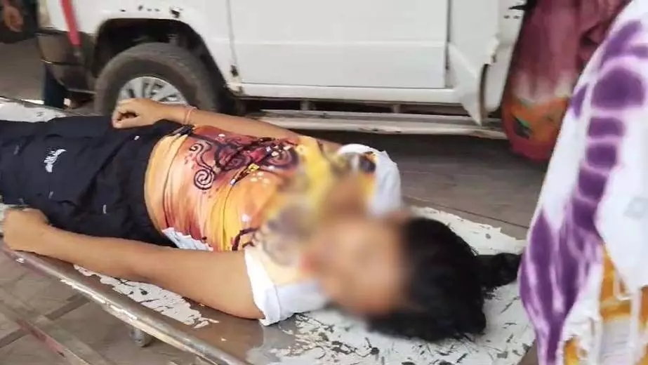 CG BREAKING: तीसरी मंजिल से नीचे गिरी छात्रा, हालत गंभीर