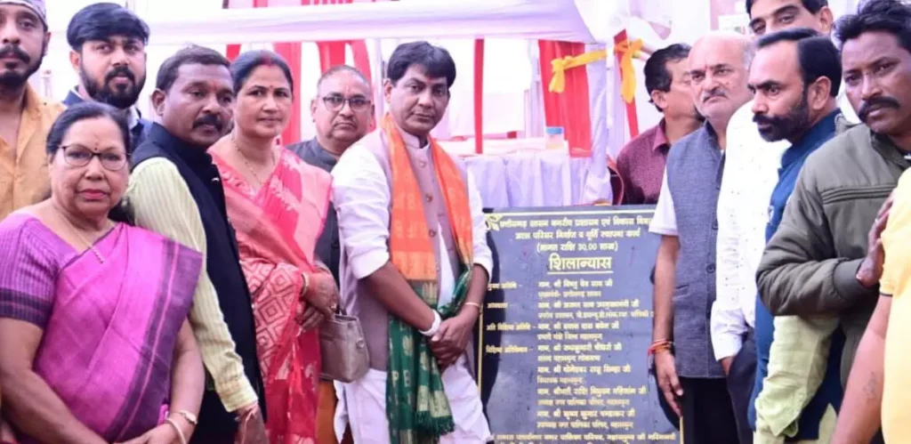 MP बृजमोहन अग्रवाल ने कुशाभाऊ ठाकरे परिसर में आयोजित प्रदर्शनी का किया शुभारंभ