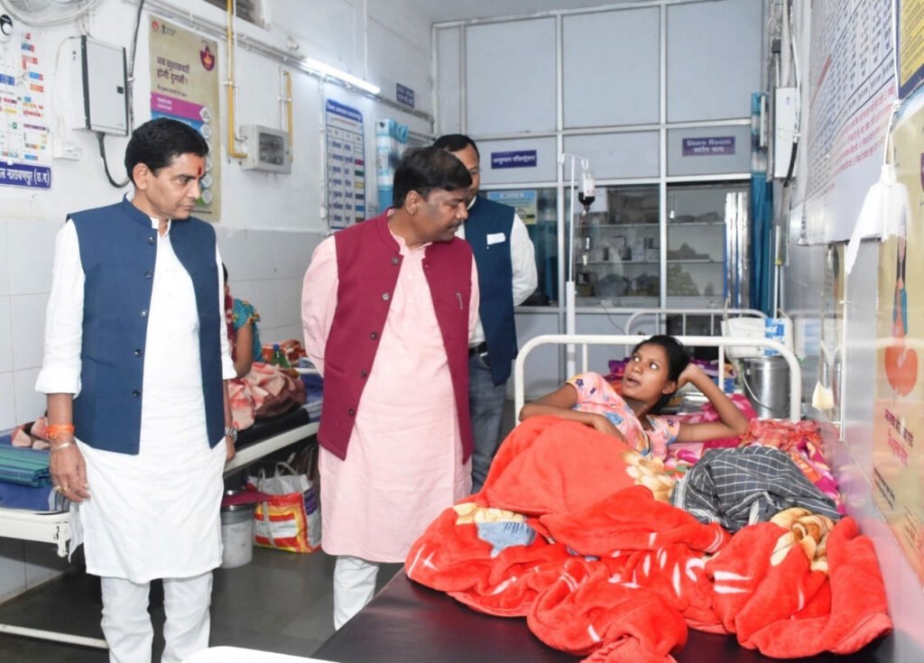 वन एवं राजस्व मंत्री ने नारायणपुर जिला अस्पताल का किया निरीक्षण