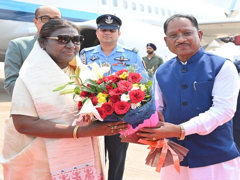 राष्ट्रपति द्रौपदी मुर्मु का छत्तीसगढ़ आगमन पर हुआ भव्य स्वागत