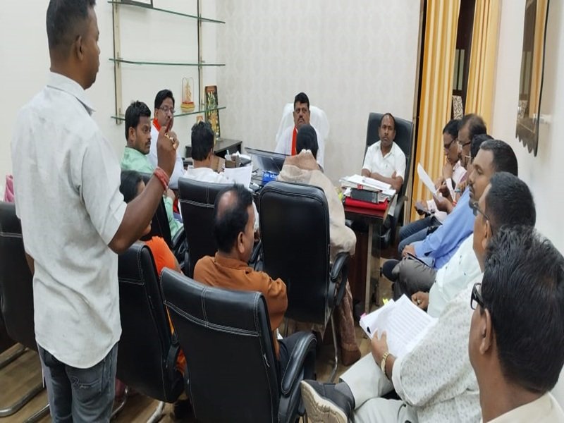 मेयर इंन काउंसिल (MIC) की पहली बैठक मेयर के अध्यक्षता में हुई सम्पन्न