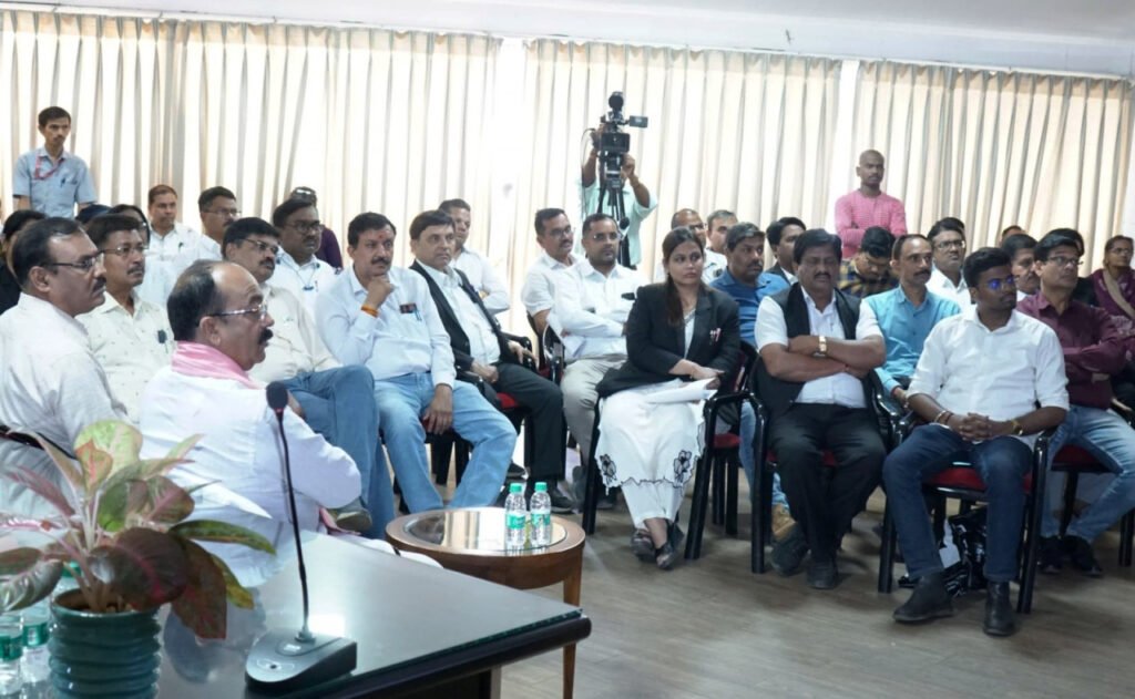  मुख्यमंत्री विष्णुदेव साय ने पंचायत एवं ग्रामीण विकास विभाग के कार्यों की गहन समीक्षा की