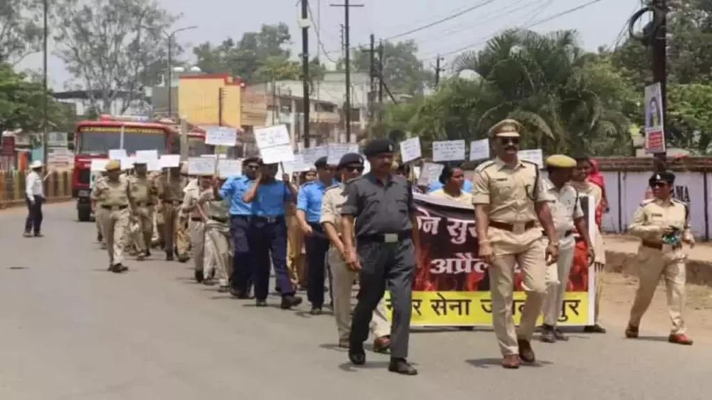  अग्नि सुरक्षा जागरूकता के लिए शहर में निकाली गई रैली