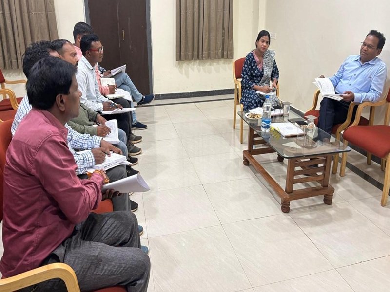 आश्रम-छात्रावासों में बिजली, पानी तथा शौचालय की व्यवस्था करने के निर्देश