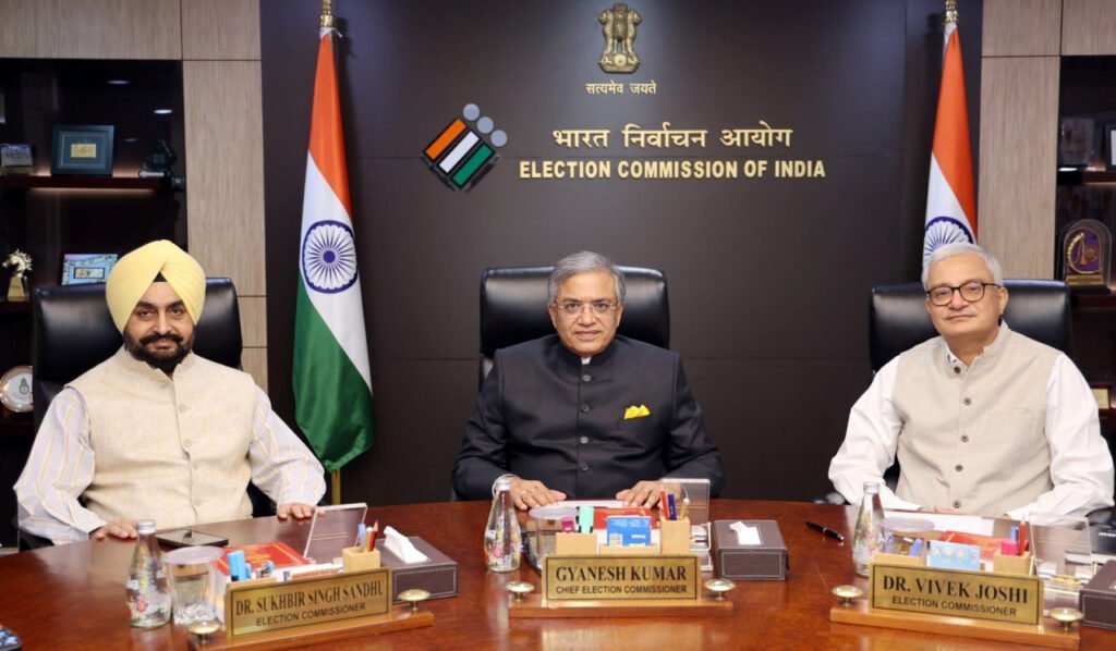 भारत निर्वाचन आयोग द्वारा चुनाव प्रक्रिया को लेकर राजनीतिक दलों के साथ विचार-विमर्श