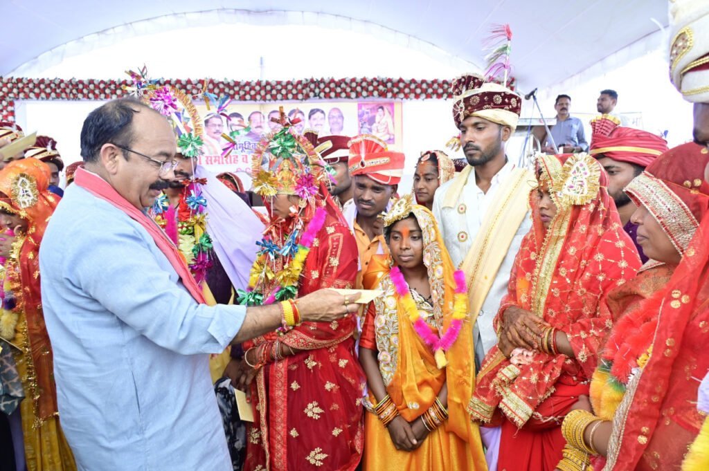 उप मुख्यमंत्री अरुण साव सामूहिक आदर्श विवाह समारोह में हुए शामिल