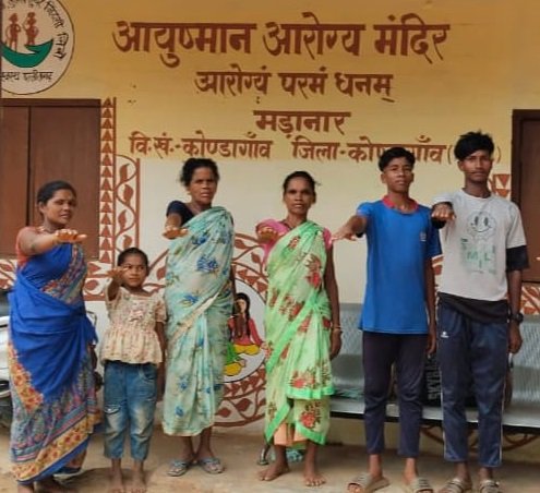 विश्व रक्तदाता दिवस के अवसर पर आरोग्य मेलों में लोगों ने ली रक्तदान की शपथ