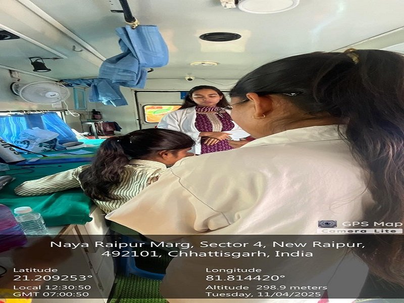 एयर शो के दौरान स्कूल छात्रा की तबीयत बिगड़ी : दाई दीदी क्लिनिक की टीम