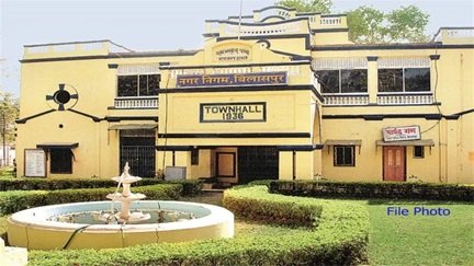 देर रात नियुक्ति पत्र बांटे गए, नगर निगम में 22 को अनुकंपा नियुक्ति