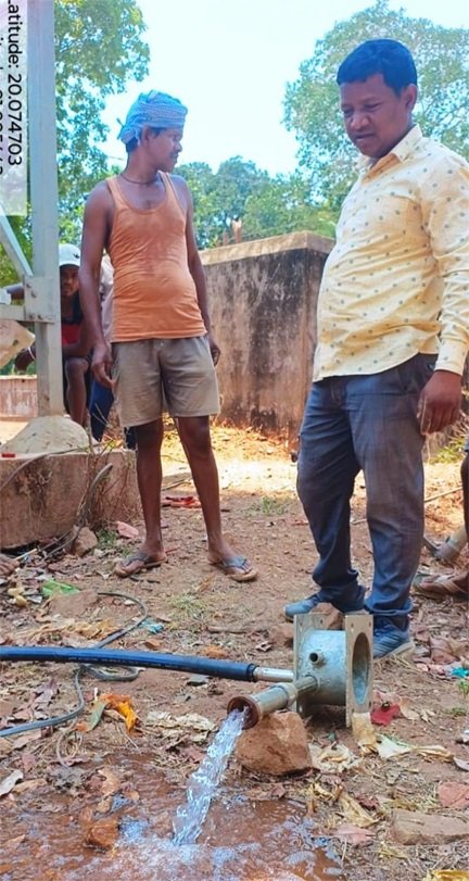 ’खोड़पानी में सोलर ड्यूल पंप से ग्रामीणों को पानी मिलना पुनः चालू’