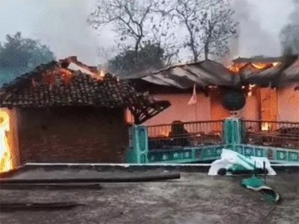 आकाशीय बिजली का कहर: परिवार पर टूटा दुख, मकान हुआ जलकर खाक