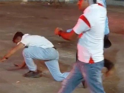 रायपुर IPL मैच का डरावना दृश्य: गेट तोड़कर घुसी भीड़, सुरक्षा व्यवस्था ध्वस्त