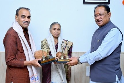 ’बस्तर और जनजातीय समाज के लिए चार दशक का समर्पण मानवता की असाधारण मिसाल: मुख्यमंत्री विष्णुदेव साय’