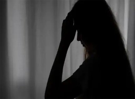रायपुर कोतवाली थाने में युवती की शिकायत, आरक्षक पर गंभीर आरोप