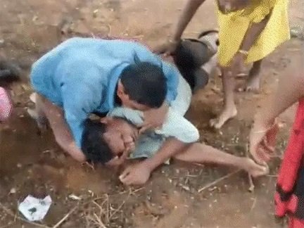 मूसलाधार बारिश में दीवार गिरी, 2 बच्चियों की जान गई