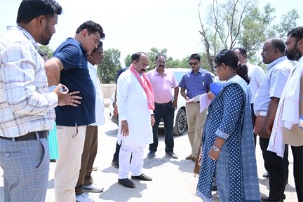 उप मुख्यमंत्री अरुण साव के बस्तर प्रवास का दूसरा दिन : मिशन अमृत, राष्ट्रीय राजमार्ग और तालाब सौंदर्यीकरण कार्यों का किया निरीक्षण