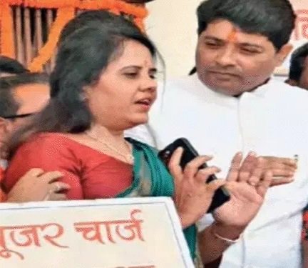 यूजर चार्ज बढ़ा तो कांग्रेस ने खोला मोर्चा