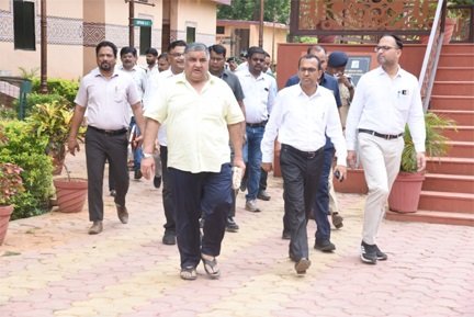 रामगढ़ महोत्सव को भव्य बनाने में जुटा प्रशासन, मंत्री राजेश अग्रवाल ने तैयारियों का लिया जायजा