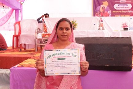 बिहान योजना से बनीं ‘लखपति दीदी’ : सिलाई व्यवसाय से 1.20 लाख रुपये की आय