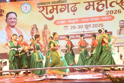 रामगढ़ महोत्सव में रामलीला, कवि सम्मेलन और ‘जटायु मोक्ष’ की प्रस्तुति ने बांधा समां