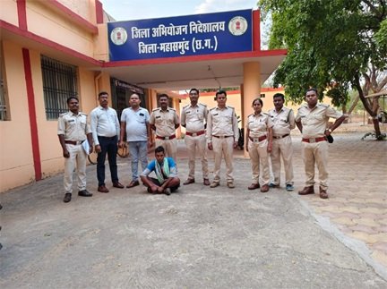 ’अवैध शिकार पर वन विकास निगम की बड़ी कार्रवाई, बारनवापारा क्षेत्र से एक आरोपी गिरफ्तार, भेजा गया जेल’