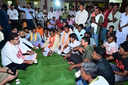 किसकोड़ो, जहां कभी लगती थी नक्सलियों की चौपाल, वहीं उप मुख्यमंत्री शर्मा ने लगाई जनचौपाल
