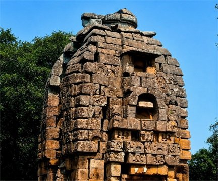 बिना गारा-चूने के बना चमत्कारी घाघरा मंदिर, प्राचीन भारतीय वास्तुकला का अद्भुत और रहस्यमयी नमूना