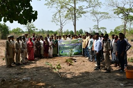 इंद्रावती टाइगर रिजर्व का अनूठा अभियान : ‘एक पेड़ माँ के नाम’ से दिया प्रकृति संरक्षण का संदेश