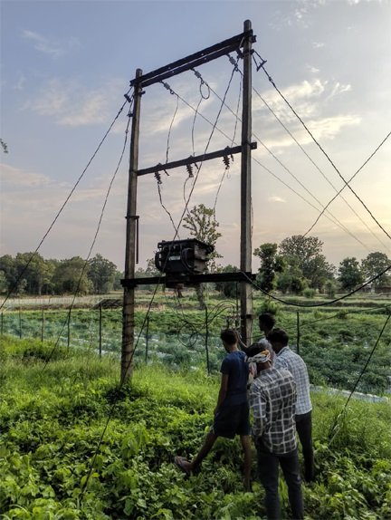 मुख्यमंत्री कैंप कार्यालय की त्वरित पहल से ग्राम बोड़ालाता में बहाल हुई बिजली व्यवस्था