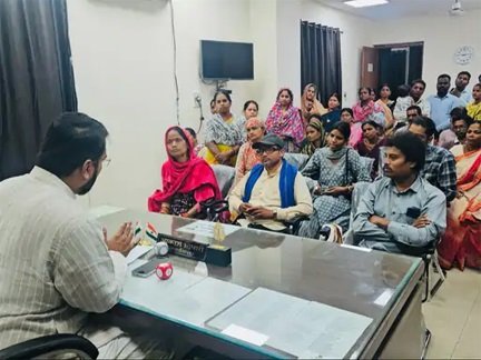 गैस नेटवर्क विस्तार के दौरान जल पाइपलाइन क्षतिग्रस्त, लोगों को परेशानी
