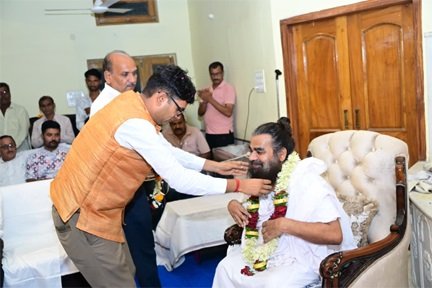 गुरु पूर्णिमा पर आचार्य गादी सद्गुरु कबीर धाम पहुंचे वित्त मंत्री ओपी चौधरी
