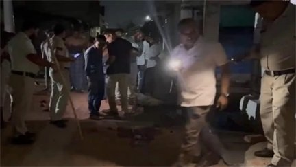 जेल से छूटे युवक की पीट-पीटकर हत्या, एक आरोपी अस्पताल से फरार