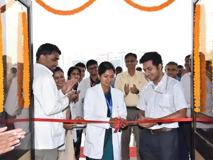 एम्स रायपुर में लैब टेस्ट हुआ पेपरलेस, पर्ची खत्म; टेस्ट लिखते ही सैंपल सेंटर पहुंचेगा डेटा