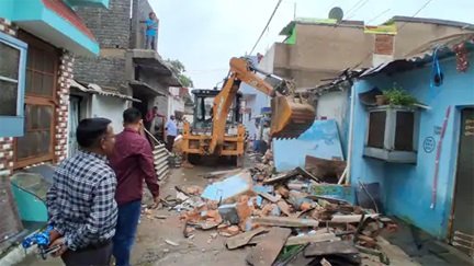 23 अवैध कब्जों पर प्रशासन का एक्शन