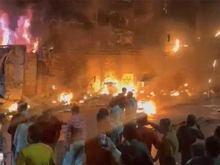 रायपुर में भीषण आग, ऑक्टोपस बार समेत 4 दुकानें राख