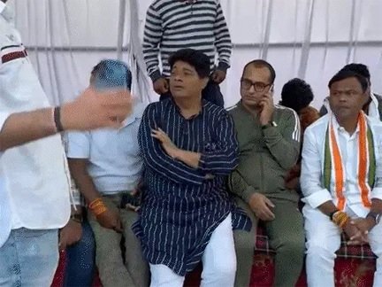 18 घंटे बाद खत्म हुआ कांग्रेस का धरना, FIR पर पुलिस का लिखित भरोसा