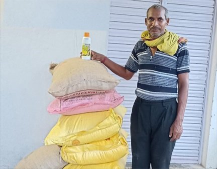 सीमांत किसान नरेन्द्र सिंह को समय पर मिला खाद-बीज, खेती किसानी को मिली संबल