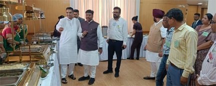 अबूझमाड़ का स्वाद पहुँचा विधानसभा- अरक चावल की महक से