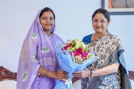 केंद्रीय महिला एवं बाल विकास मंत्री अन्नपूर्णा देवी से महिला एवं बाल विकास मंत्री लक्ष्मी राजवाड़े ने की सौजन्य भेंट