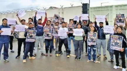 CG शिक्षक भर्ती पर बवाल: व्यायाम शिक्षकों के पद गायब, शिक्षा मंत्री के बंगले का घेराव