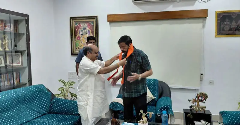 मंत्री सुरेश पुजारी से विधायक पुरंदर मिश्रा की आत्मीय भेंट, नुआखाई पर्व पर सादर आमंत्रण