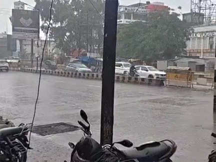 अगले 48 घंटे सावधान! कई जिलों में भारी बारिश की चेतावनी