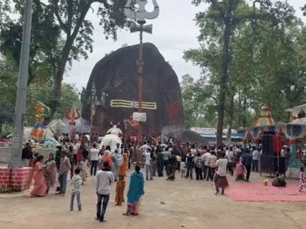 हटकेश्वर धाम में गणेश रूप के दर्शन को उमड़े श्रद्धालु