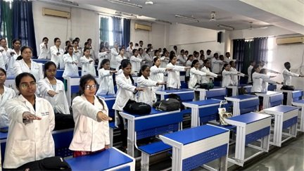 शासकीय दंत चिकित्सा महाविद्यालय, रायपुर में ‘नशा मुक्त भारत अभियान’ के तहत शपथ ग्रहण कार्यक्रम आयोजित