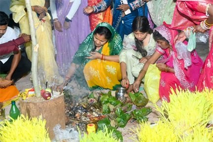 करमा पूजा में शामिल हुईं मंत्री लक्ष्मी राजवाड़े, प्रकृति, संस्कृति और लोकपरंपराओं के संरक्षण का दिया संदेश