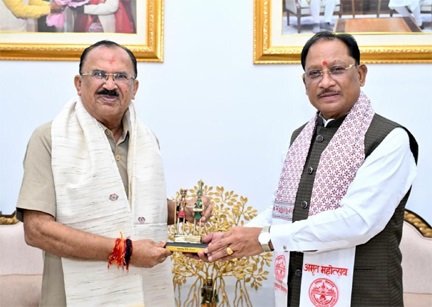 मुख्यमंत्री विष्णु देव साय से राजस्थान विधानसभा अध्यक्ष वासुदेव देवनानी ने की सौजन्य भेंट