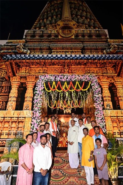 नवरात्रि पर उप मुख्यमंत्री विजय शर्मा ने पिपरिया में विभिन्न दुर्गा उत्सव समितियों के पंडालों में पहुंचकर की पूजा-अर्चना